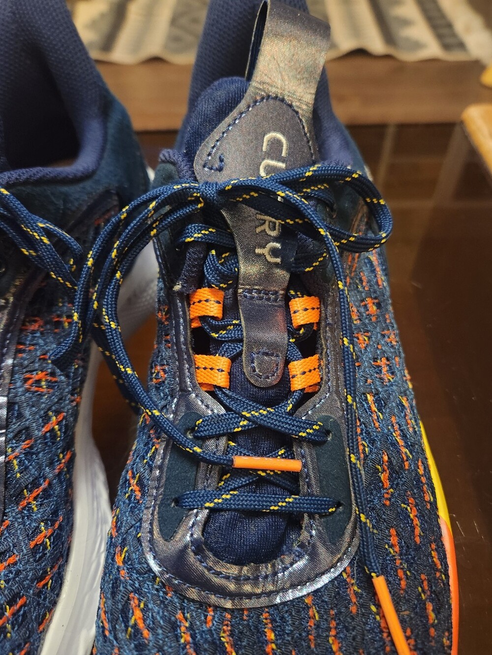 Under Armour Curry Flow Sneakers Size  M10 W11.5 - Picture 3 of 12